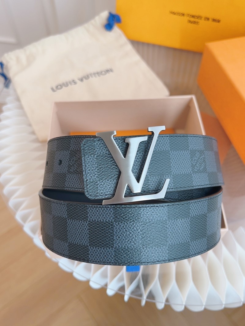 l0vis Vvtt0n belts